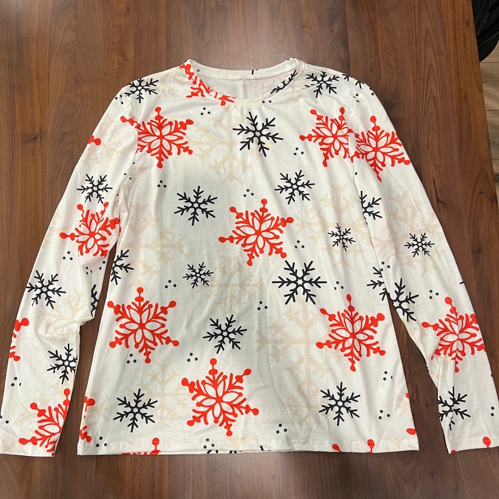 4 for $20 NWOT Christmas Long Sleeve Cotton Oversize T-Shirt - White - L